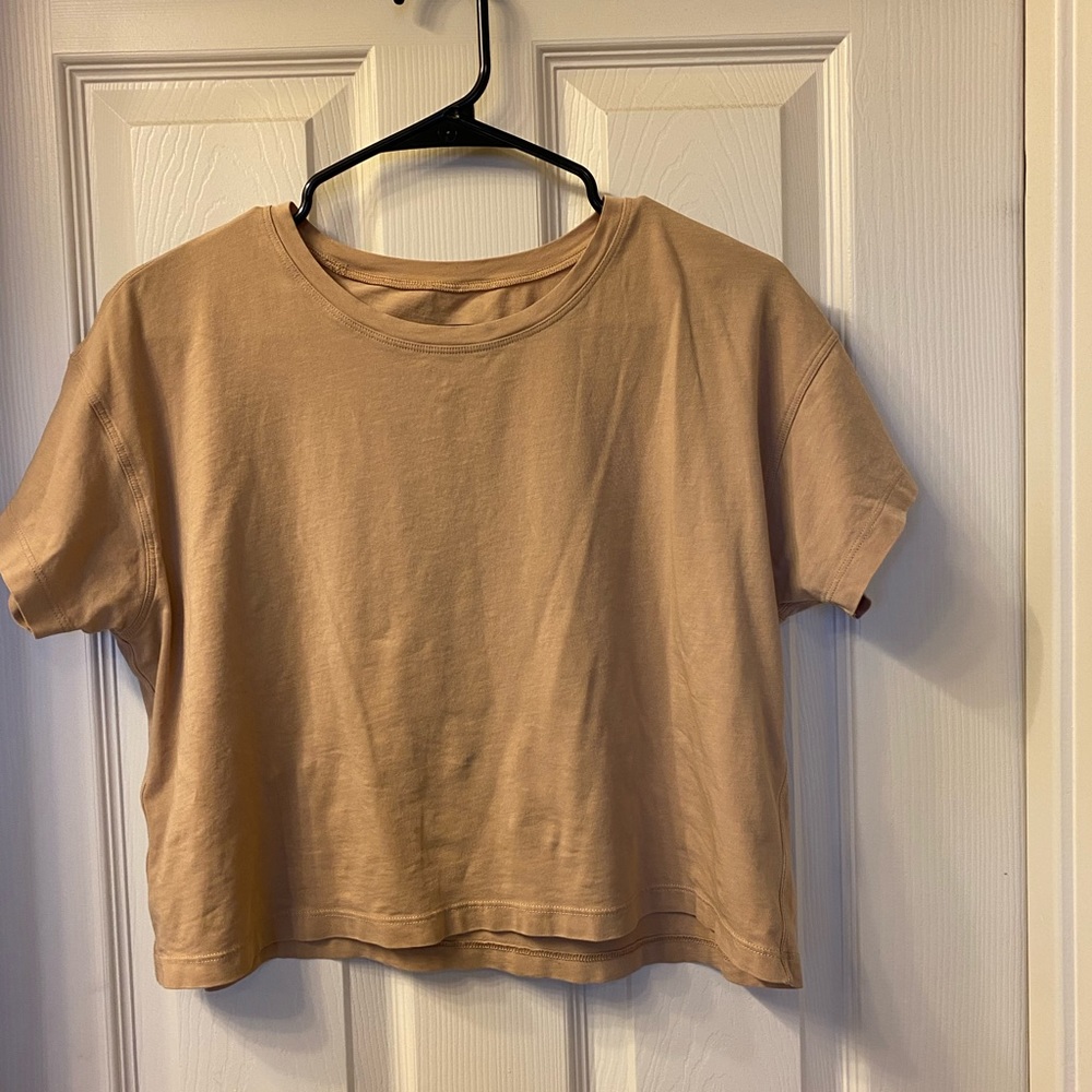Lululemon tan short sleeve crop top 6
